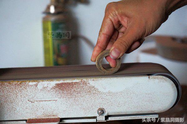 我们是谁？游客！我们做啥？木工！怎么做？打酱油！