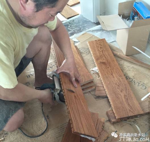 工地直播间施工视频,木地板施工现场视频