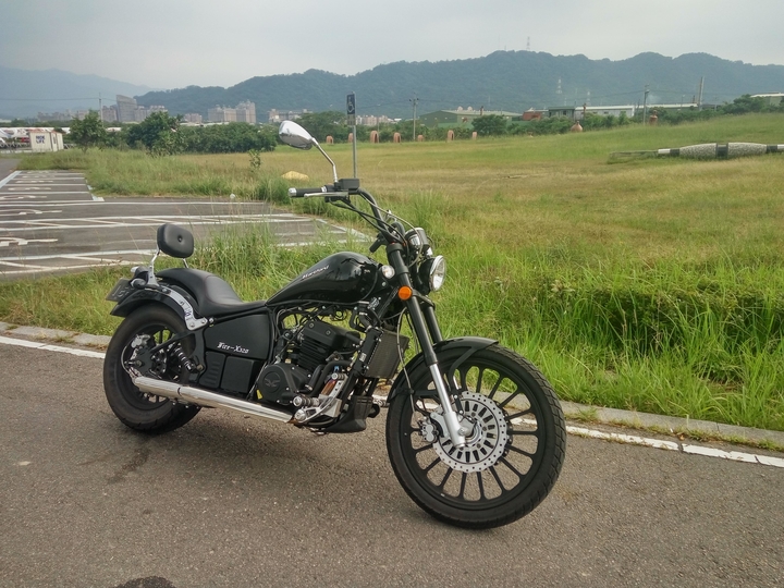 台湾车手试驾视频,国产大巡航摩托车测评