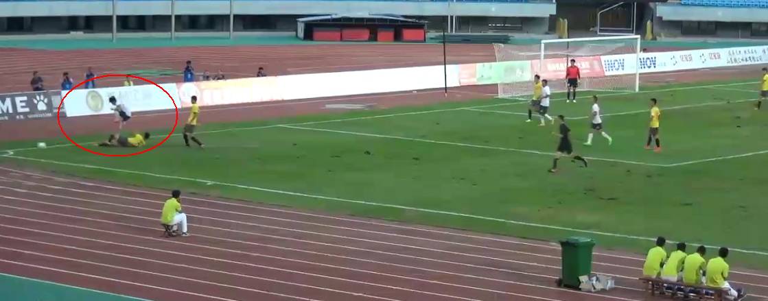 郑州和洛阳双双被淘汰！洛阳队员遭*力暴**犯规，离地踩踏险被废！