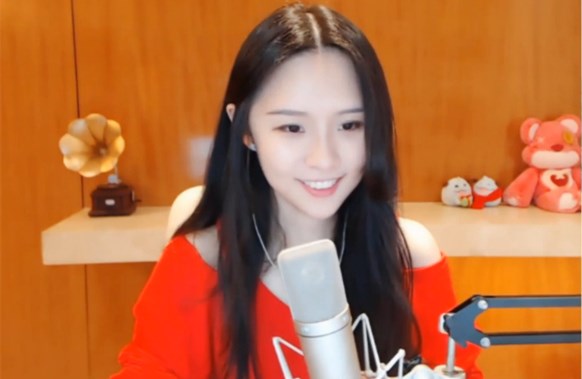 斗鱼阿冷素颜直播事件,斗鱼主播阿冷我在景德镇等你
