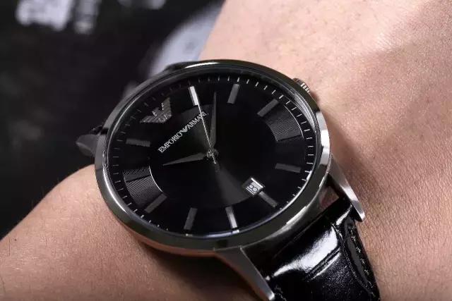 好看又百搭的卡西欧,阿玛尼好还是卡西欧好