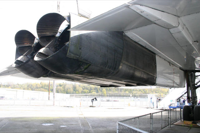 它运营超25万小时后退役号称超所有军机总超音速飞行时间