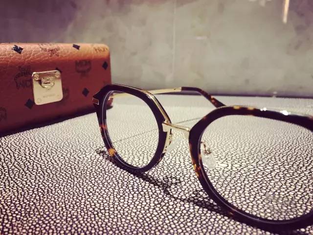 井柏然同款眼镜框,一日一物合集