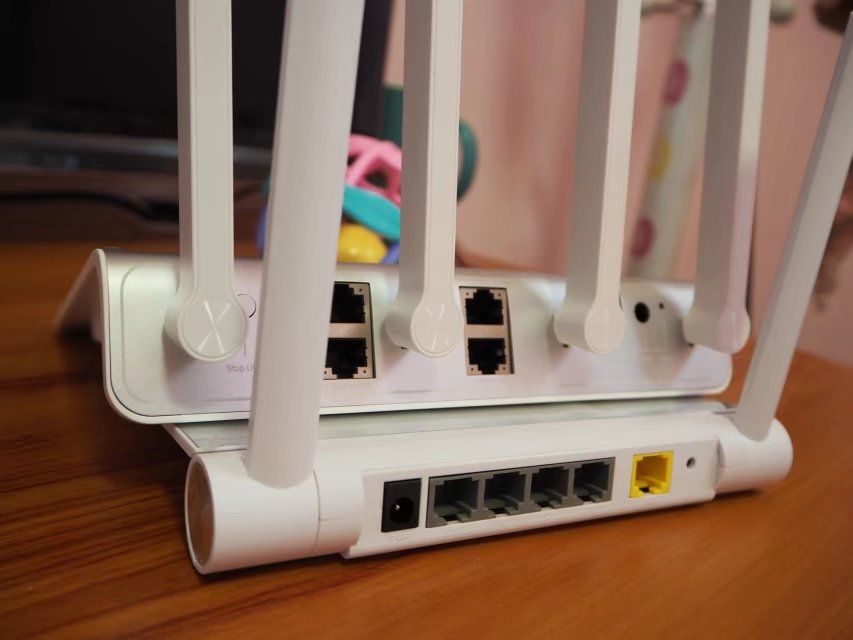 360安全路由器p4和v6,360安全路由2千兆尊享版