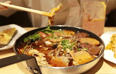 最好吃的披萨餐厅,这家餐厅的空间设计真让人上瘾