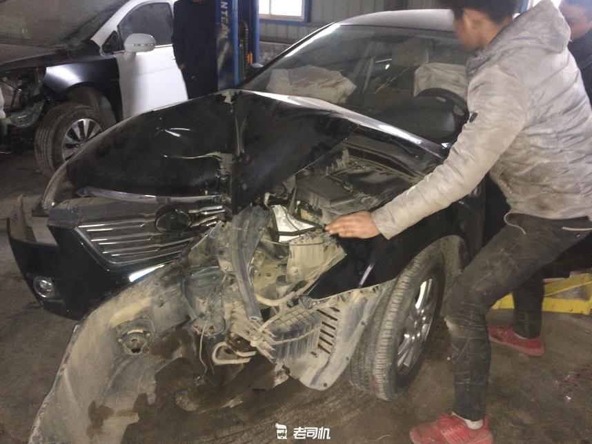 车撞树上了都有哪些地方坏,我的车撞了对方全责怎么理赔