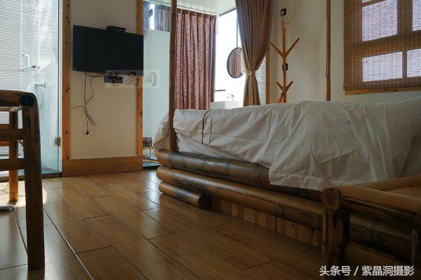 我们是谁？游客！我们做啥？木工！怎么做？打酱油！