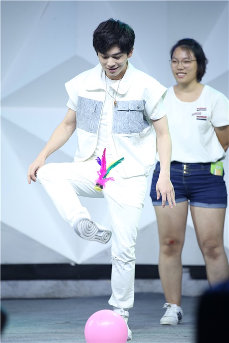 遇见足球城综艺免费播放,遇见足球城吴昕奇葩剪辑