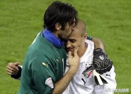 意大利布冯千场里程碑,意甲最佳球员布冯