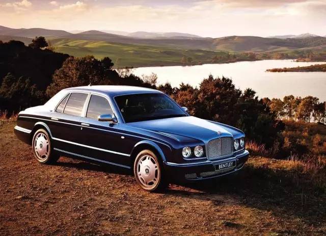 为什么吉利车标很像宾利,吉利豪车标志