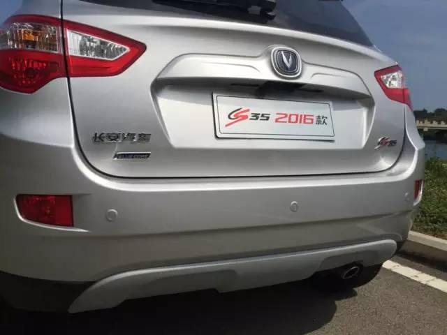 长安cs352016款1.6自动尊贵型,2016款长安cs35优缺点