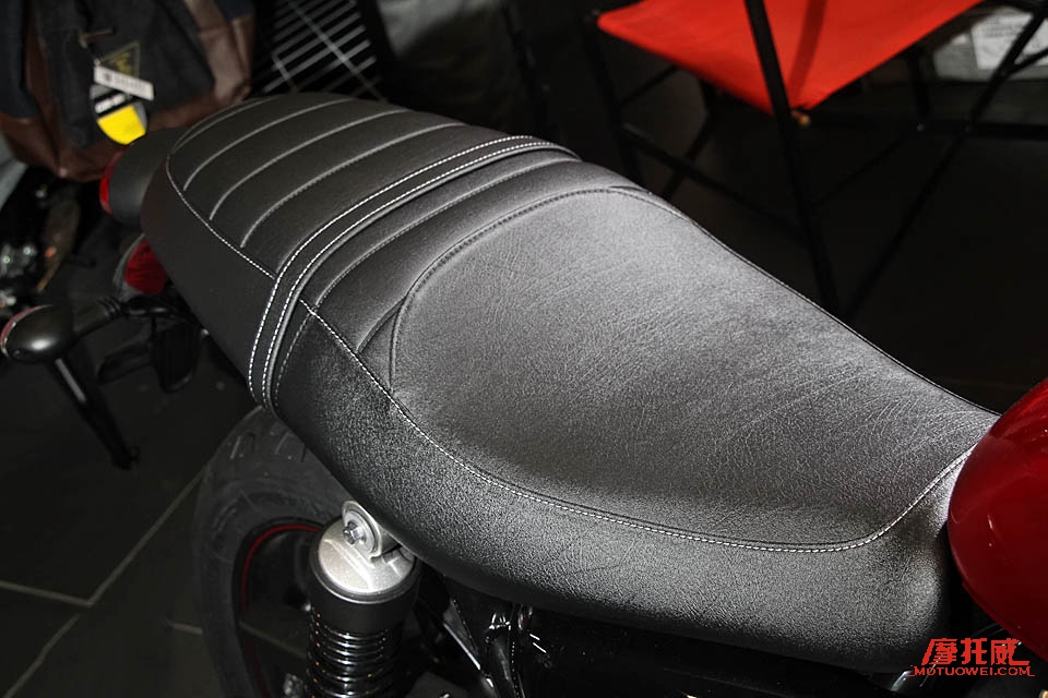 凯旋bonneville1200,凯旋bonneville红色