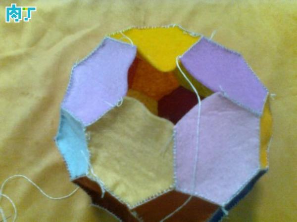 不织布足球的做法图片,不织布做足球视频教程