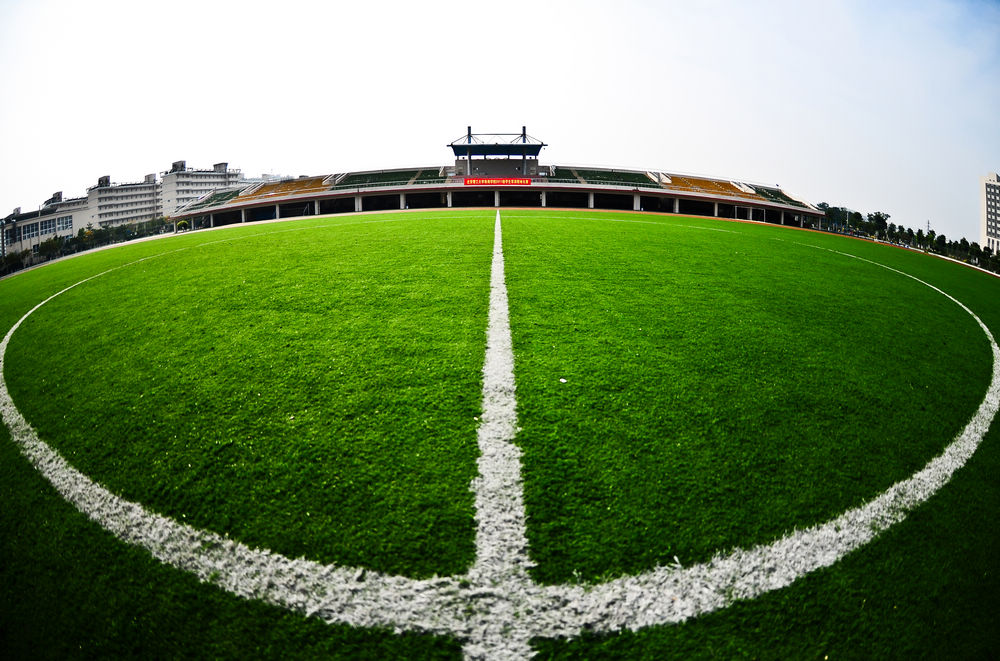 最新的实用绿茵足球技巧,绿茵赛场怎么踢球