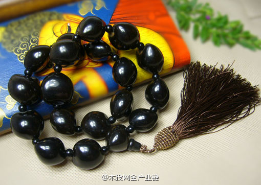 檀香木手串的功效与作用,牦牛骨手串的功效与作用