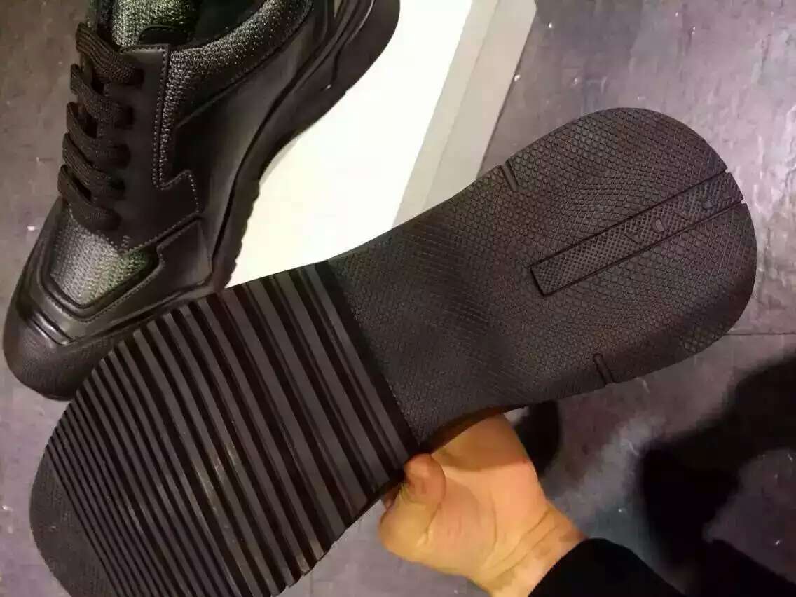 普拉达大金刚 酷毙了的鞋子 你不来看看？