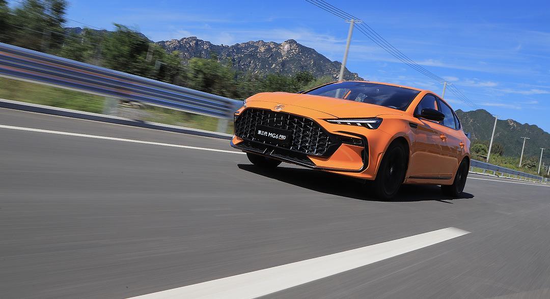 名爵mg6pro实际跑山路,名爵mg6pro豪华版都有点什么配置