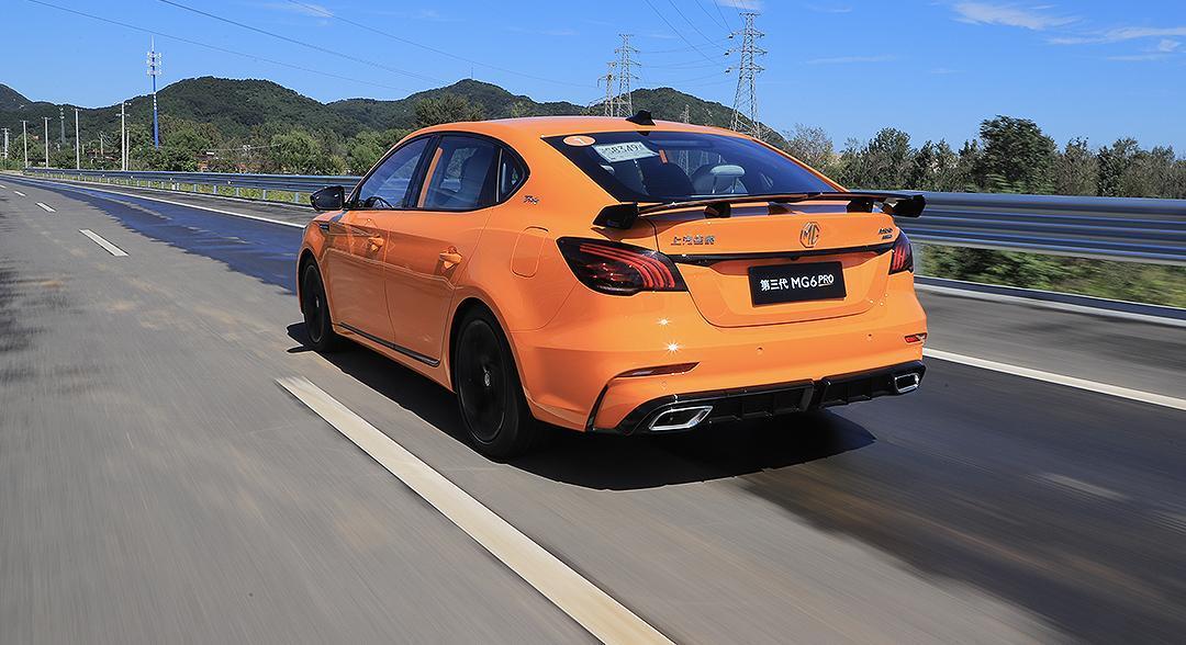 名爵mg6pro实际跑山路,名爵mg6pro豪华版都有点什么配置