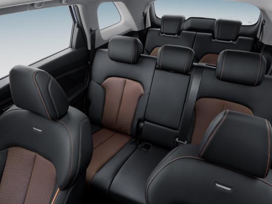 欧尚x7plus七座坐满人,欧尚x7plus7座和欧尚z6哪个好