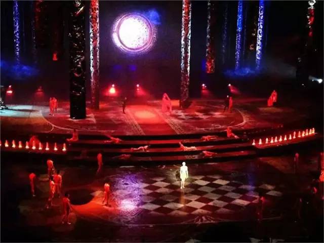 鱼游白沙洲,万达电影乐园汉秀双骄亮灯