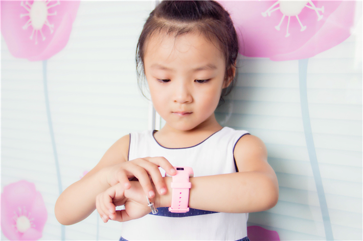 360儿童手表6c如何装卡,36010x儿童电话手表和小米6c区别