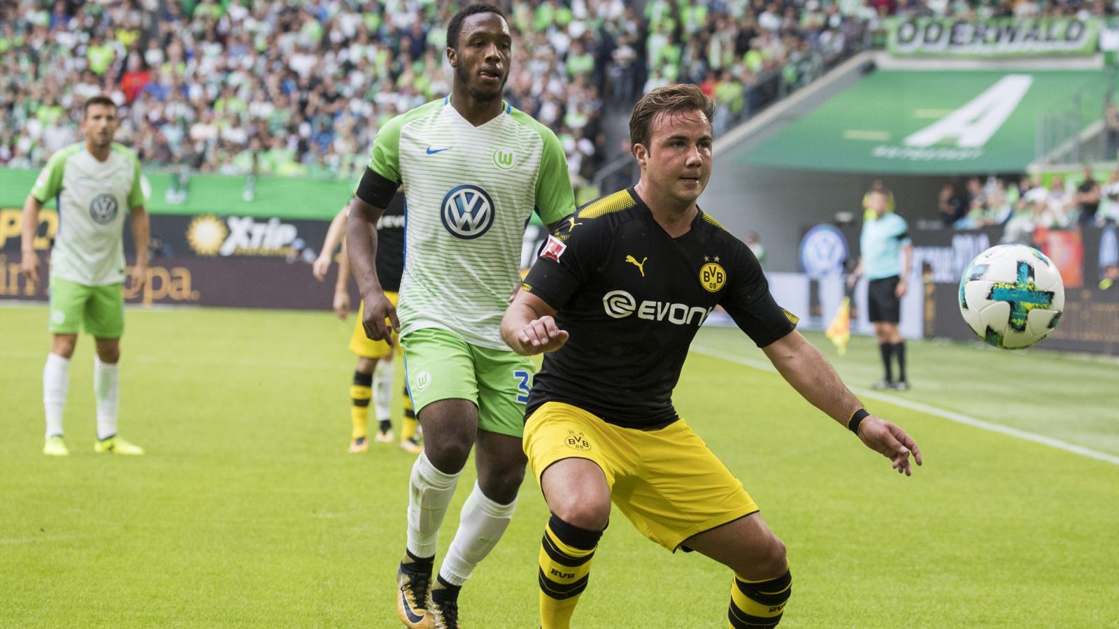 瓦茨克强硬态度连续批评巴萨，登贝莱转会可能性“低于40%”