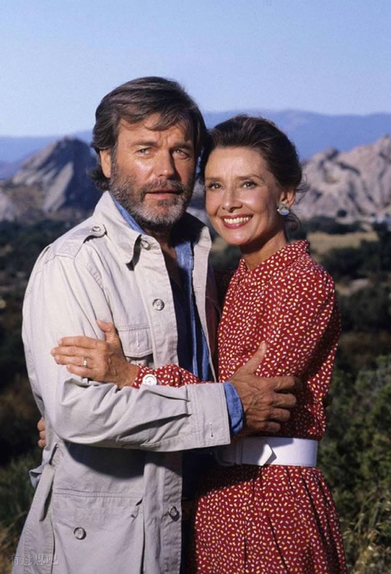 奥黛丽赫本经典照片分析,女神奥黛丽赫本一生最美的瞬间