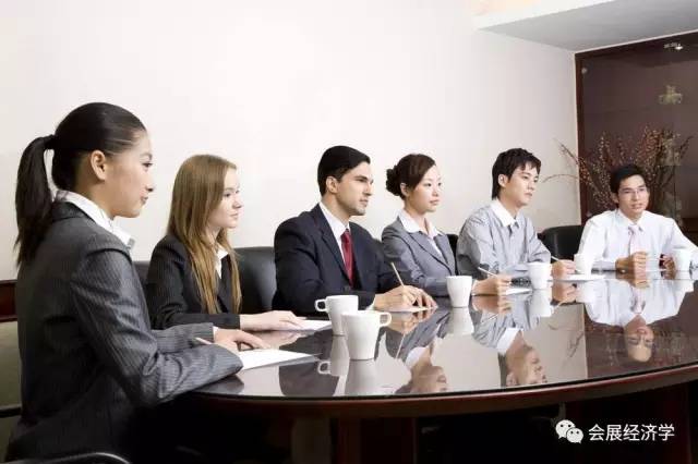 有钱就任性没钱就不行,有钱就任性足球场