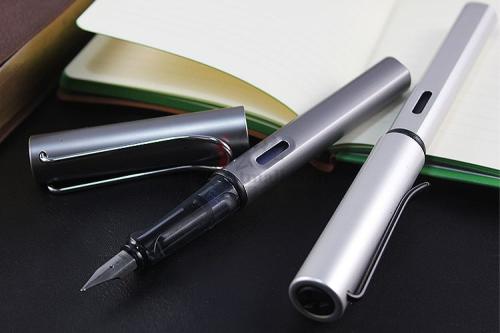 凌美钢笔与普通钢笔有什么区别,凌美钢笔选择