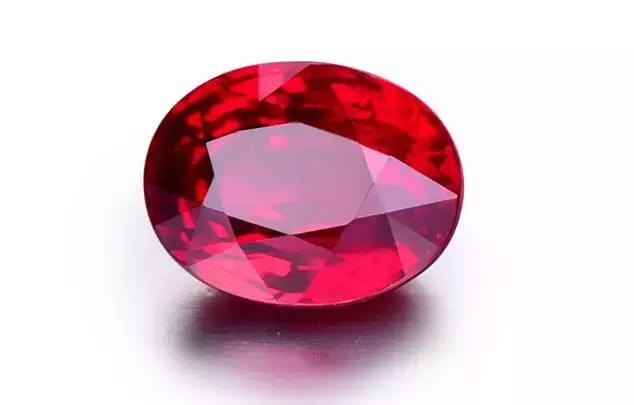 中国游客在柬埔寨被坑4.6万,竟买了充填红宝!