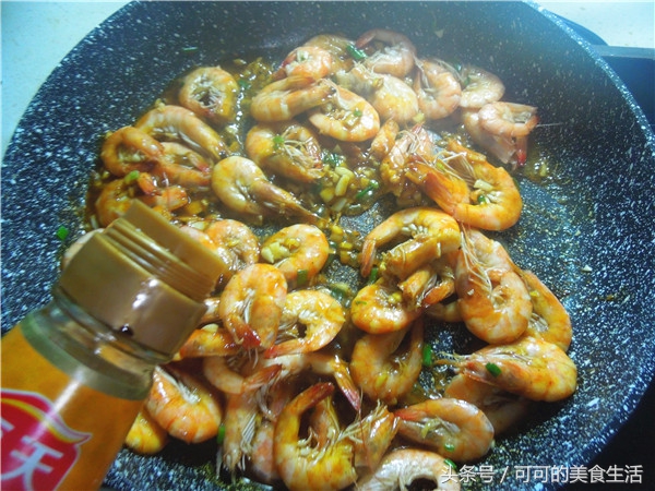 虾怎么去除腥味,白灼虾的正确做法怎么去除虾线