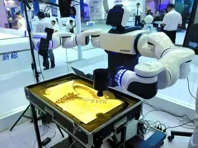 会钓鱼的机器人,能画画的智能机器人