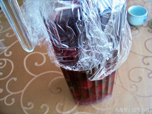 自己家酿的杨梅酒就是好喝,自家制作杨梅酒