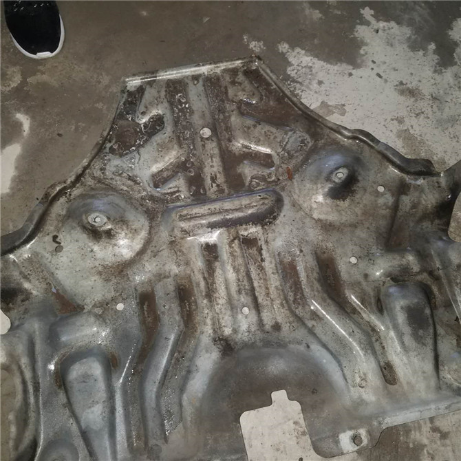 都说养车难养车吧,15万公里的c200值得买吗