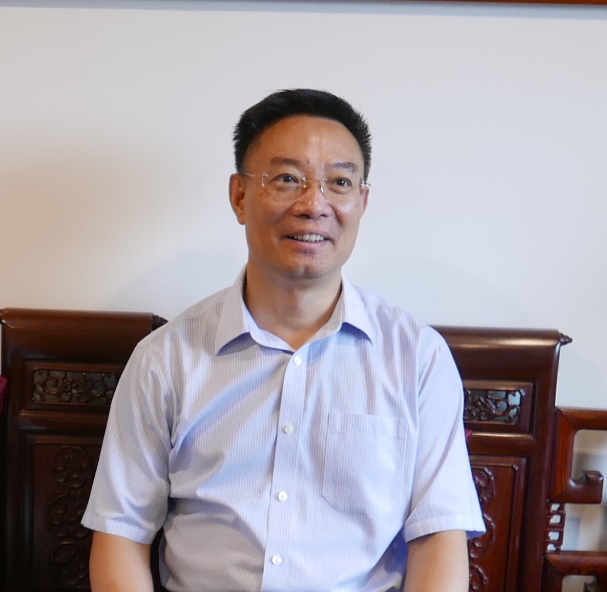 颈部肌肉紧张劳损刺激交感神经,颈椎严重劳损怎么办