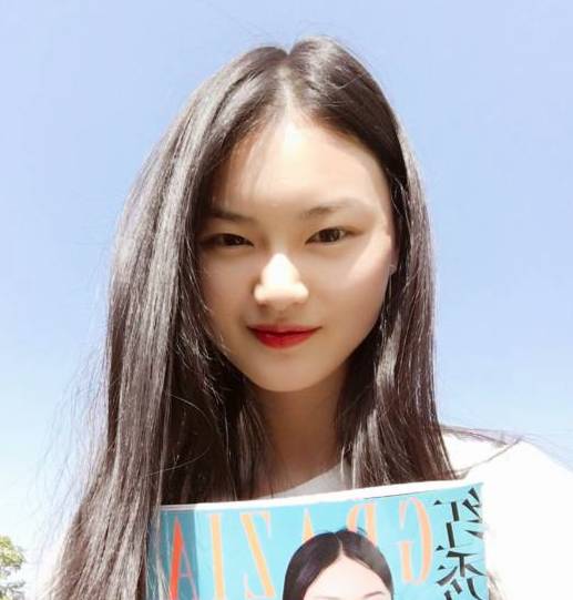 奚梦瑶刘雯维密粉色合照,上海维密秀何穗刘雯奚梦瑶