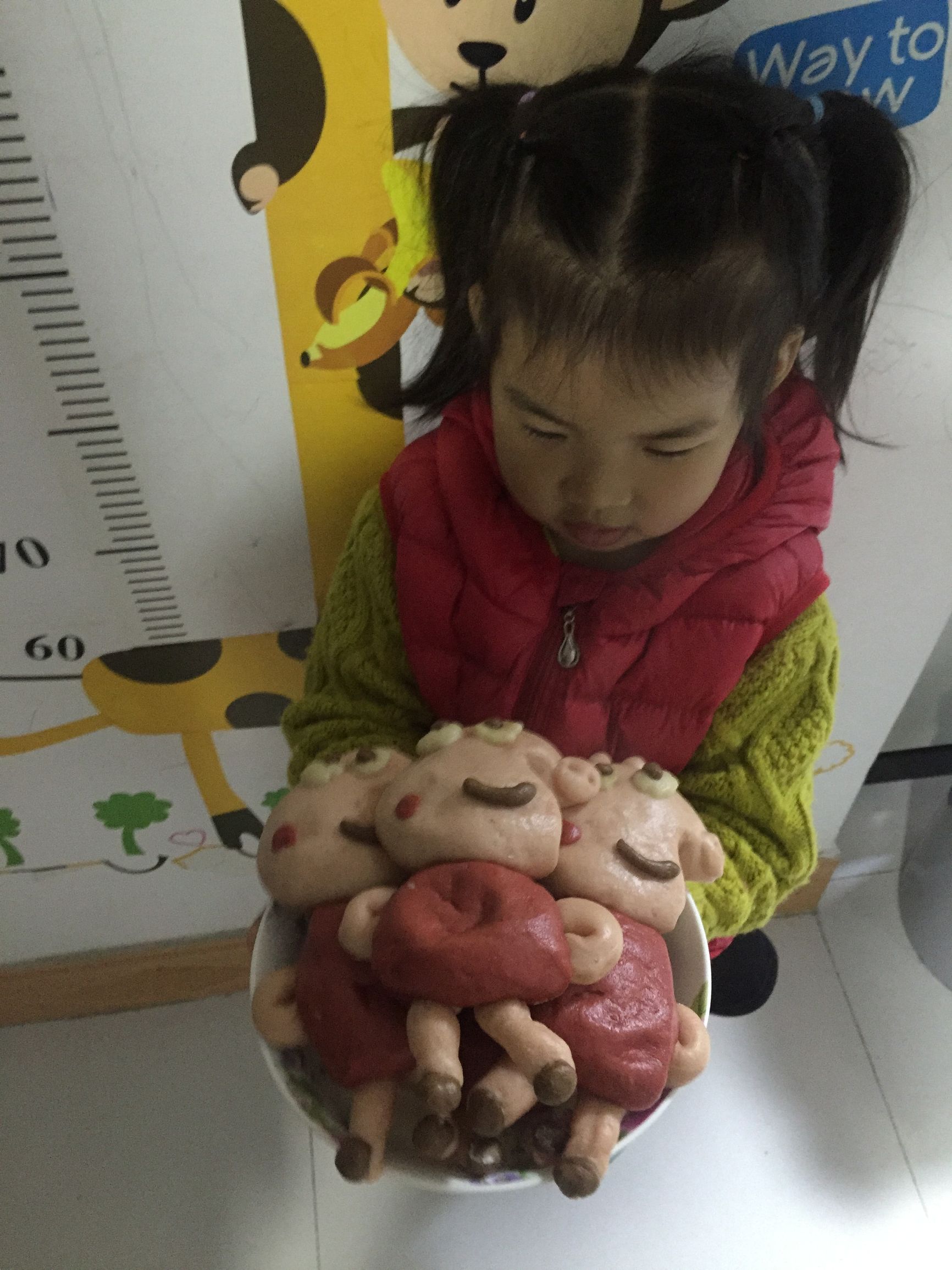 小猪佩奇做雪糕和面包,小猪佩奇做可以吃的小馒头