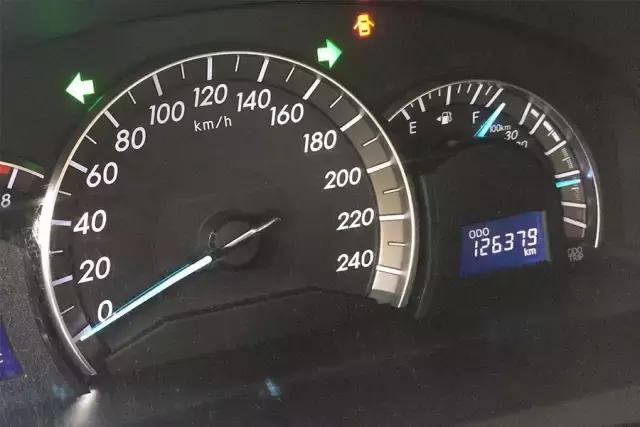 12.6万公里的凯美瑞，底盘还能如此干爽，怪不得保值率那么高