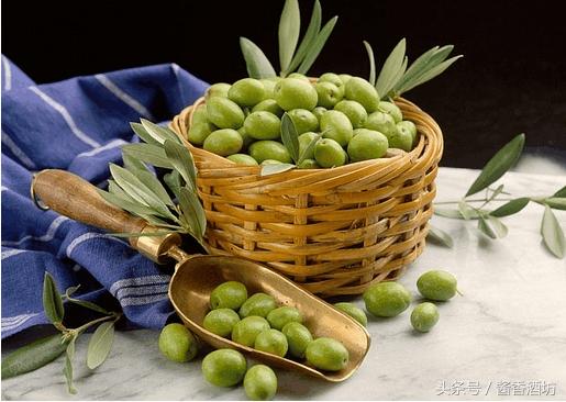 泡橄榄用什么酒好，白酒泡橄榄功效与作用