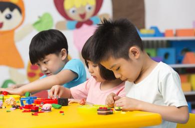 幼儿园放学后尿尿不出来怎么办,孩子从幼儿园放学回家一直没有尿