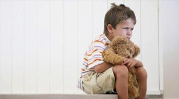 孩子在幼儿园不合群该怎么引导,孩子在幼儿园里太内向怎么办