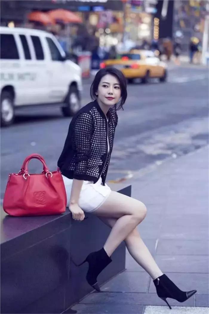 终于知道娱乐圈哪对CP爱撒狗粮了，隔着屏幕都闻到恋爱的酸臭味