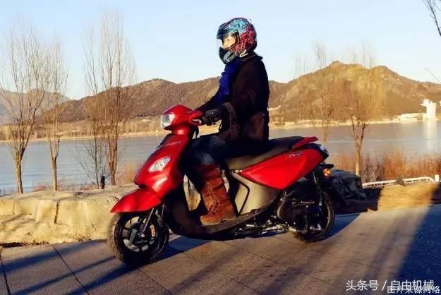 一万左右本田的踏板摩托车推荐,一万元左右超大坐桶踏板摩托车