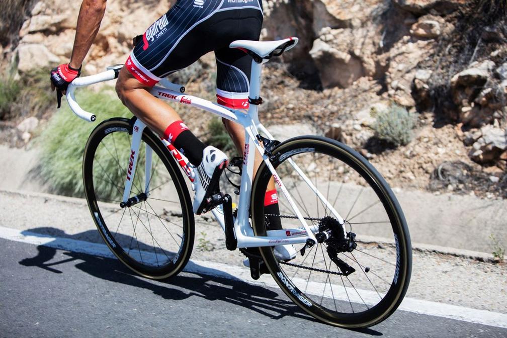 碳纤维自行车值得买吗,3000能买到碳纤维的自行车吗