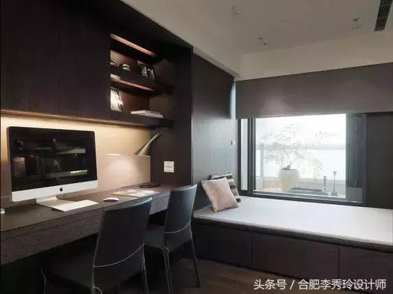 把阳台改成小卧室榻榻米,房子不大但能容得下一家老小