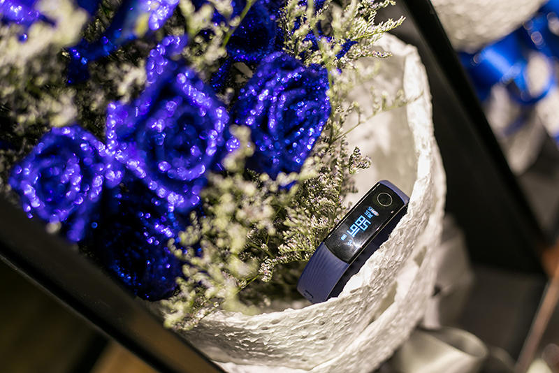 荣耀手环5nfc防水测试,荣耀手环3怎么看支持nfc功能