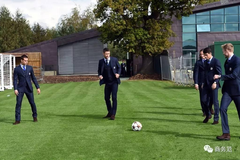 最适合30岁男人穿的品牌,30岁成功男人穿哪些品牌