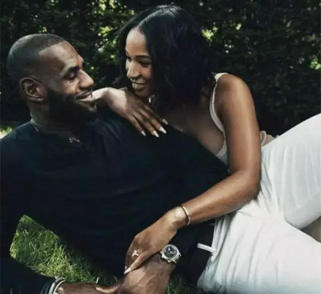 从高中到现在,詹姆斯遇到这么多女人,最后还是和初恋在一起