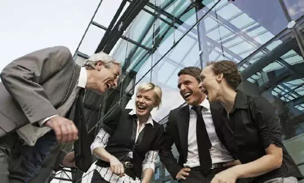 外国人常用的英语短语缩写教你秒回信息！